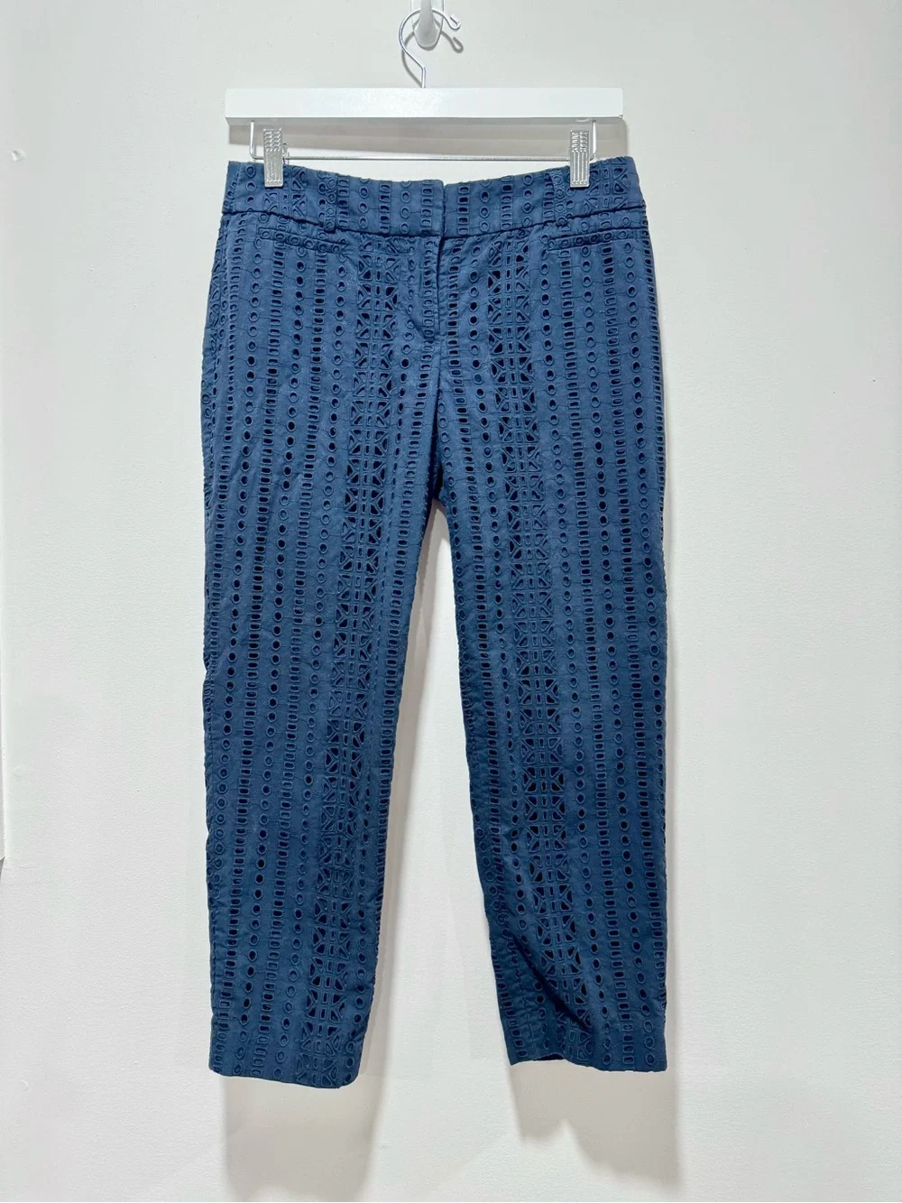LOFT Marisa Riviera Navy Eyelet Cropped 100% Cotton Pants Size 2P